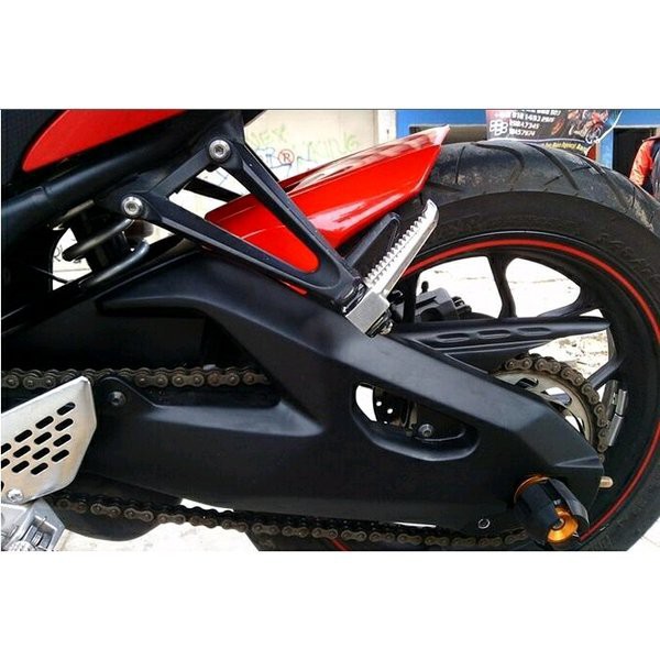 HUGGER ARM NEW MT25 YAMAHA R25 HUGGER R25 HUGGER ARM R25 COVER SWING ARM R25 SWING ARM R25  VISOR