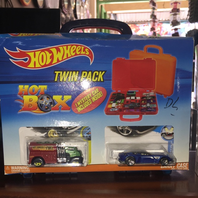 Hot Wheels Hot Box Twin Pack