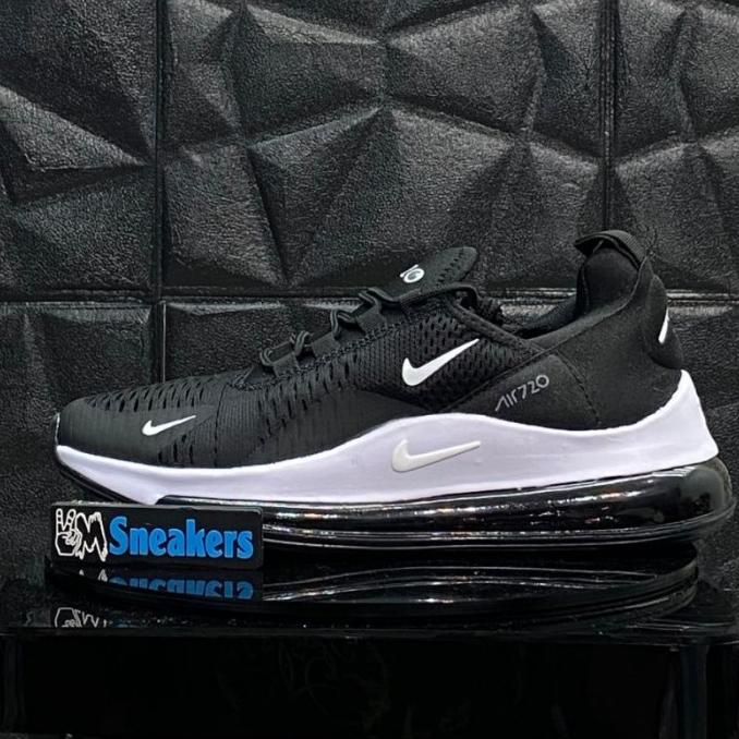 Nike Air Max 720 818 Men'S Women'S Running Shoes Black White Terlaris