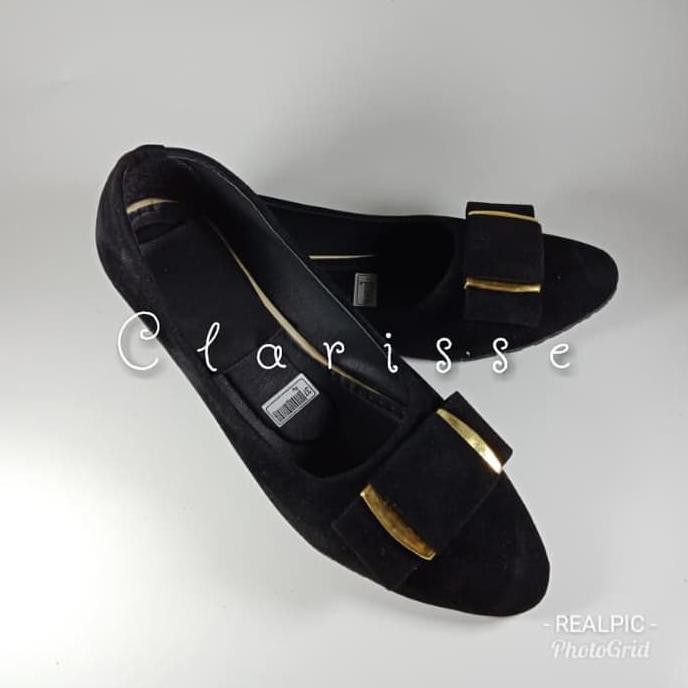 

Ini Flatshoes Pita Carla Hitam