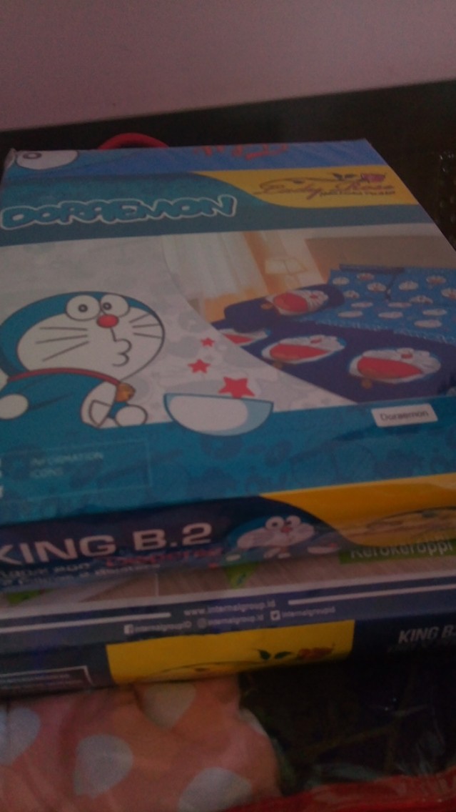 Lady Rose Sprei King (180x200) Dengan 2 Bantal - Doraemon