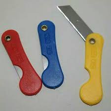 

PISAU CUTTER LIPAT / PEMES / PISAU CUTTER KECIL