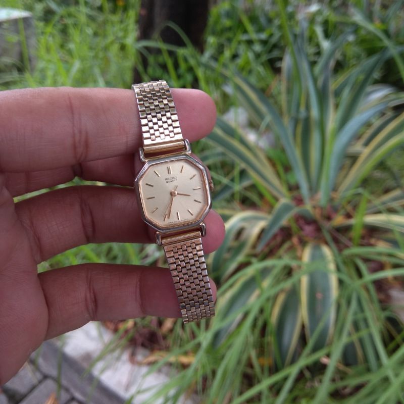 Jual Jual jam tangan Seiko ladies watch 2C21 5170 | Shopee Indonesia