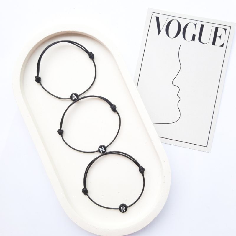 GELANG INISIAL MOTE HITAM HURUF A - Z | GELANG COUPLE | GELANG TANGAN | GELANG TALI HURUF BULAT