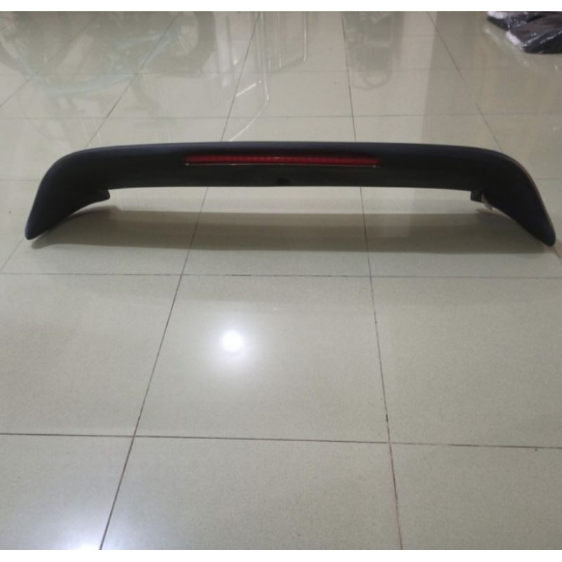 spoiler Starlet kapsul dengan Lampu