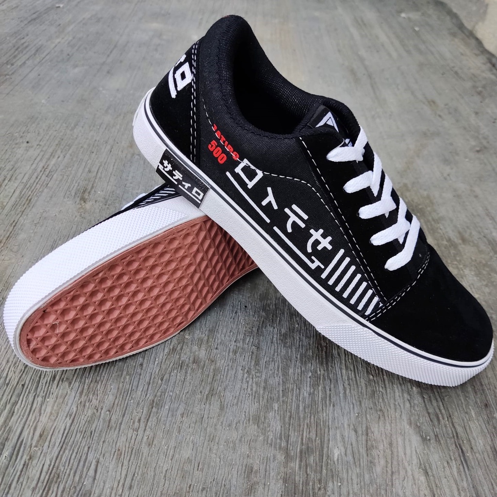 Sepatu Sneakers Unisex putih pria kets Casual Santai Jalan Traveling spatu hitam putih gaya sporty kasual brand lokal murah