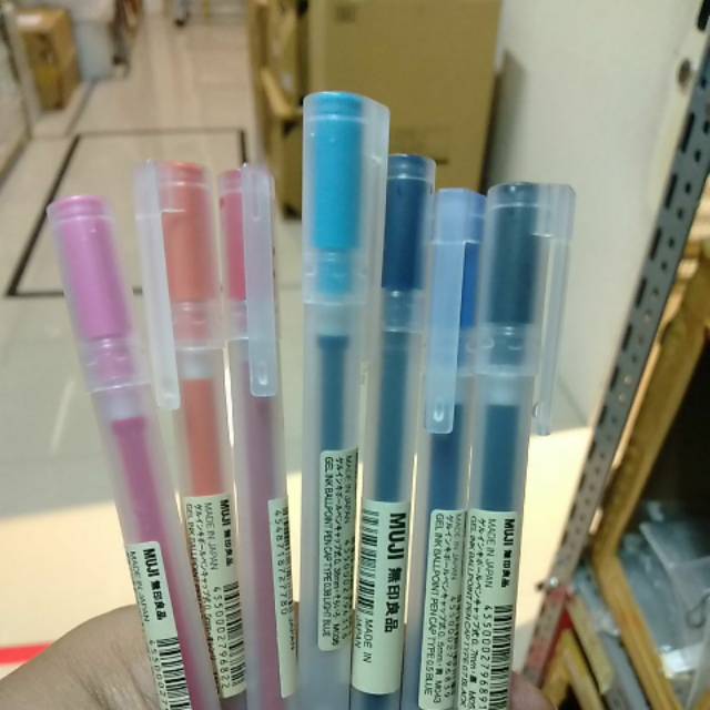 

Muji Gel ink Ballpoint tersedia 0,38 0,5 0,7