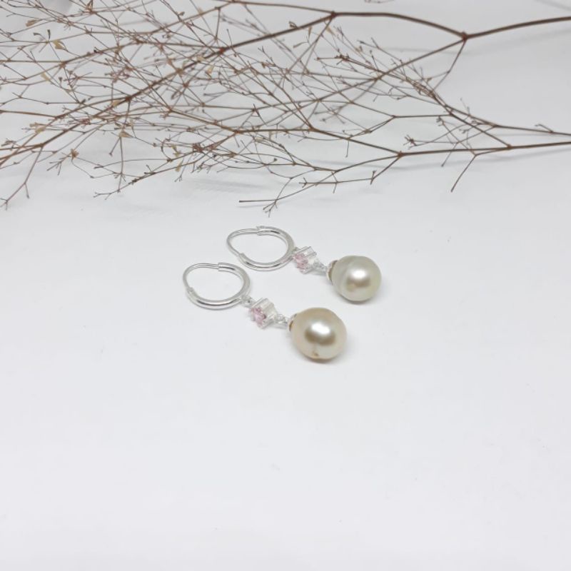 Anting perak mutiara air laut barok