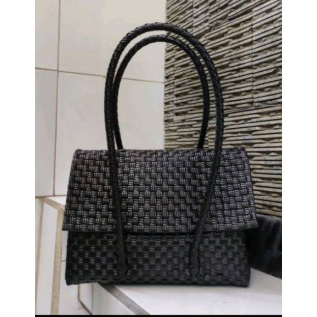 Tas Anyaman Bahan Plastik