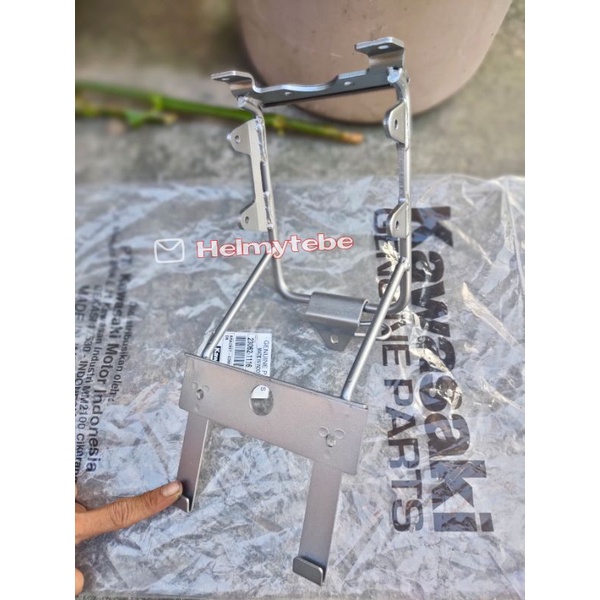 Breket kupingan Lampu Ninja SS s r original baru / pangkon lampu ninja ss r s