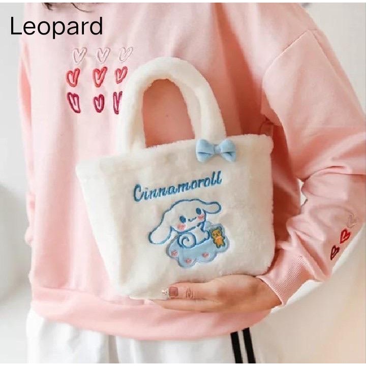 rasta_bags17 - Ready Diskon TAS TENTENG BULU ORI HELLO KITTY (25.5X7X17)