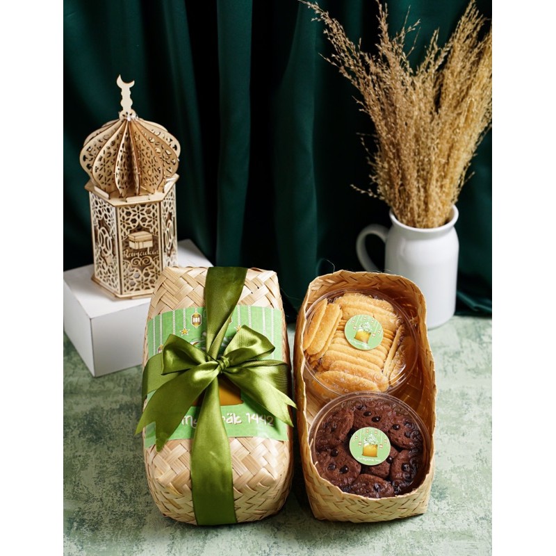 

Hampers Lebaran “ADHA” Paket 2 Kue Kering || PUDDINGNMILK.JKT