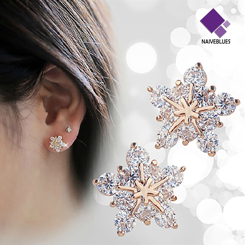 1 Pasang Anting Bentuk Kepingan Salju Aksen Berlian Imitasi Untuk Wanita