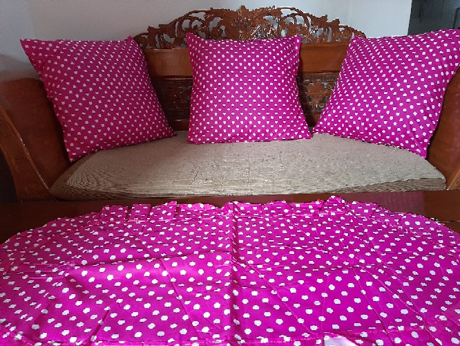 Terlaris!!! Grosir Sofa Set/ Set Tamu / Sarung Bantal Sofa 40x40 Taplak Meja Motif Pink Polka