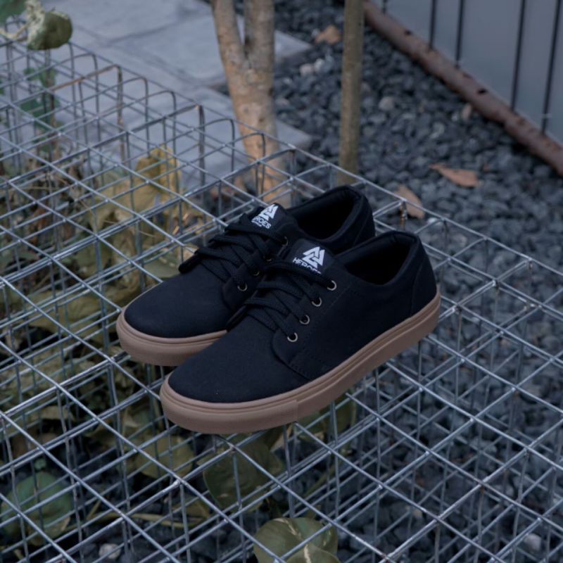 NERO BLACK GUM |WOLF x HEROES| Sepatu Lokal Shoes Local Pride HEROES NERO OS Low Cut Black Gum