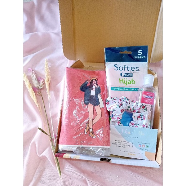 

CUSTOM GIFT BOX/HAMPERS UNIK/KADO ULANG TAHUN CEWEK/HADIAH ULANG TAHUN