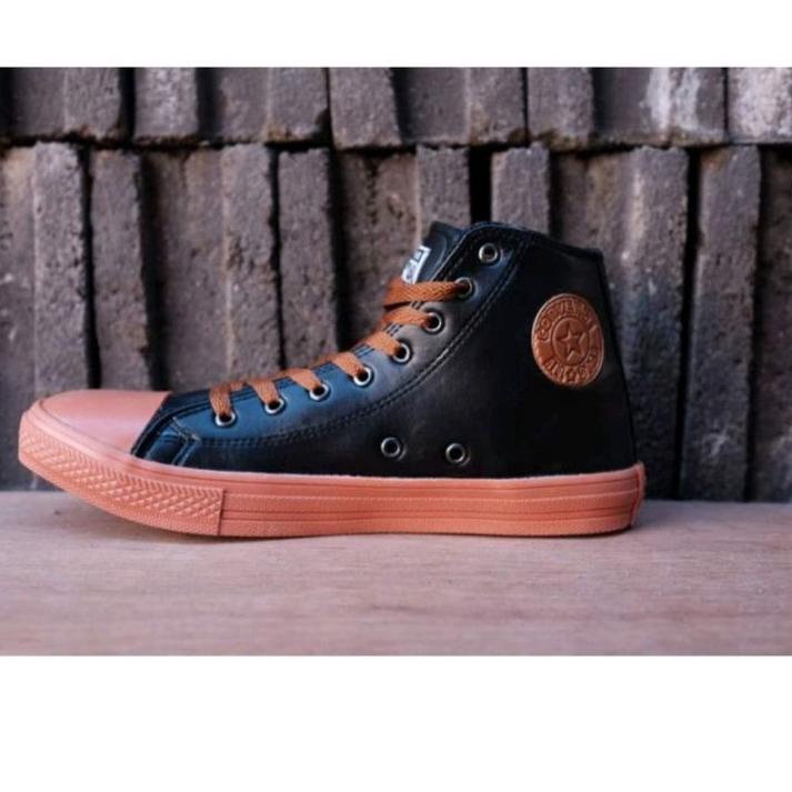SALEE.. sepatu Converse all star boots kulit