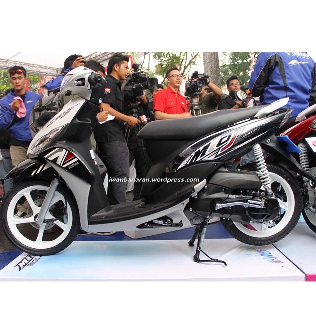 Jual HMR Striping Yamaha Mio J 2012 2013 Stiker Body Standar Putih Hitam Indonesia Shopee Indonesia