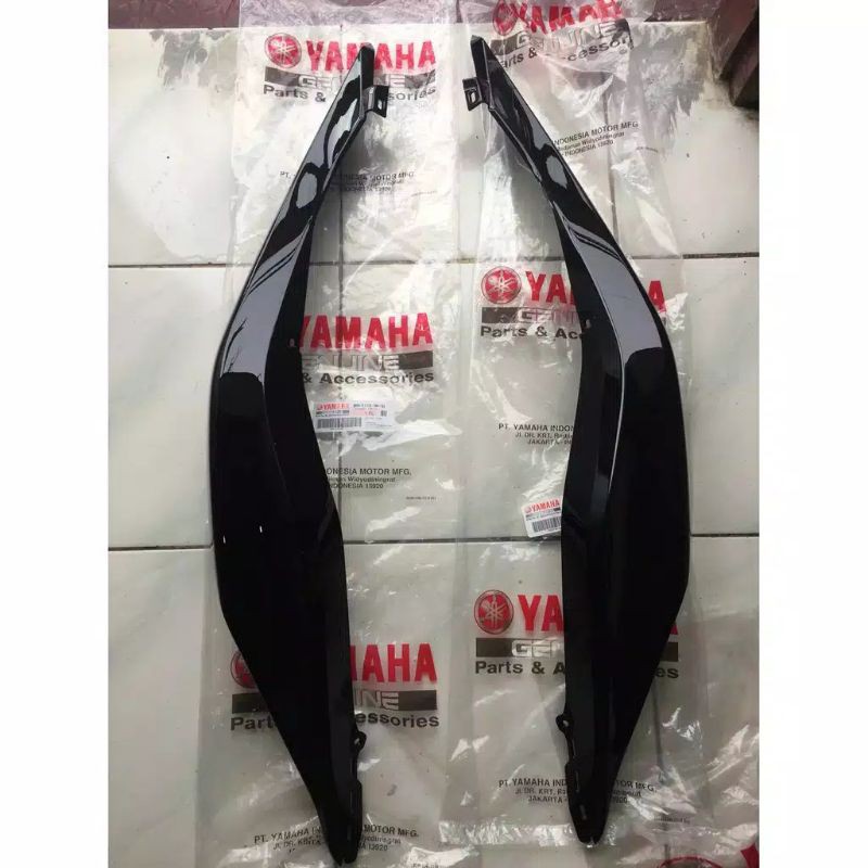 BODY BELAKANG AEROX 155 KANAN KIRI HITAM ORIGINAL YGP