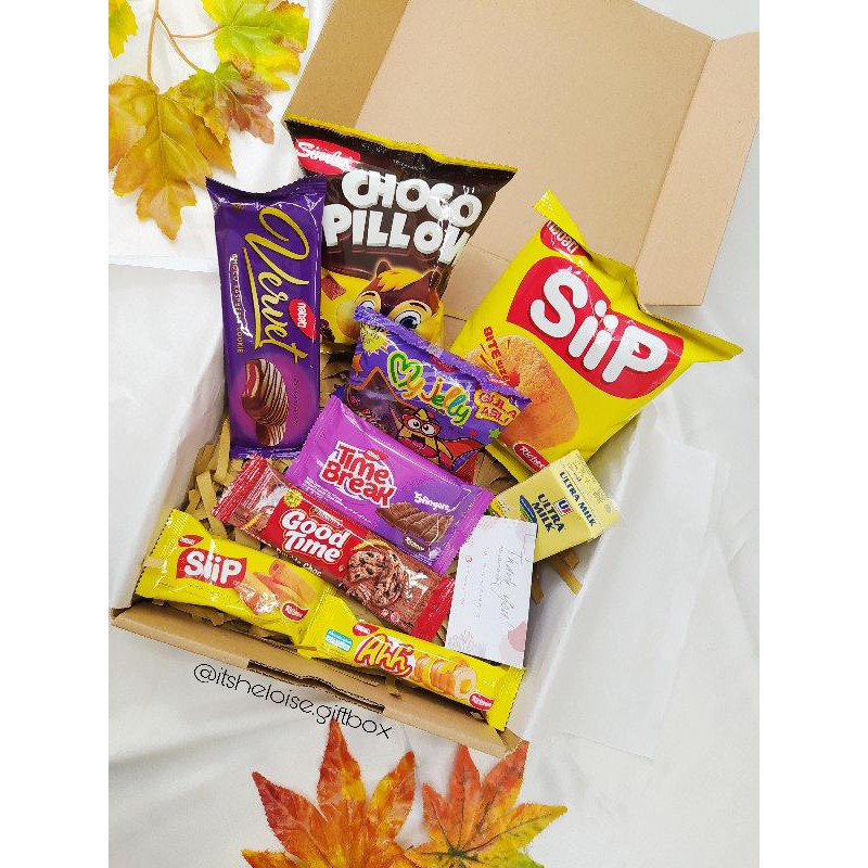 

Snack Box Hampers Kado Wisuda (S)