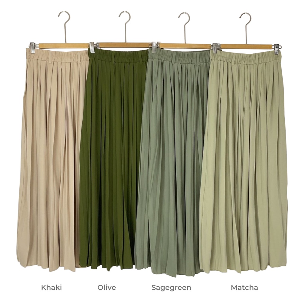 rok plisket premium crepe import hitam putih jumbo mayung flare skirt basic pleats by @ateera.id