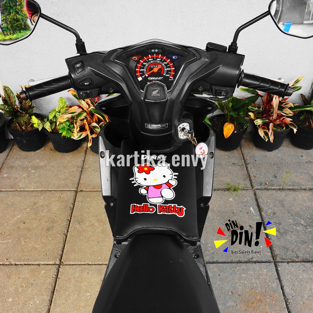 Dindin Kids Sadel Jok Motor Portabel Kursi Boncengan Depan Untuk Anak Motif Hello kitty Print