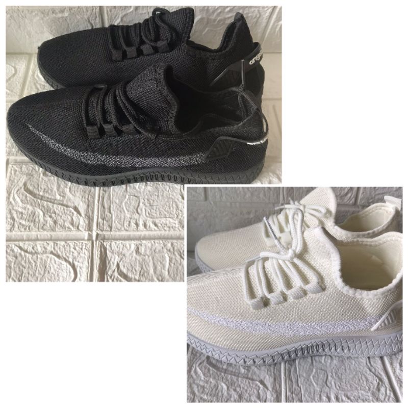 sepatu Polos Hitam Sepatu Polos Putih