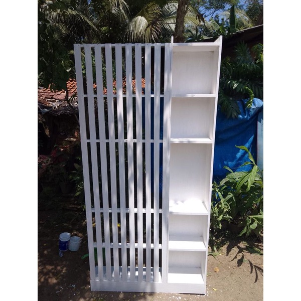 PARTISI RUANGAN RAK PENYEKAT RUANGAN TAMU