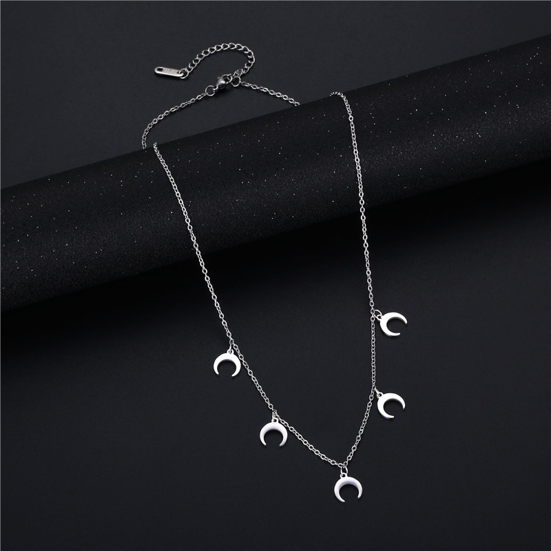 Jepang dan Korea ins stainless steel liontin bulan hip hop Crescent Kalung Bumi keren gadis disco me