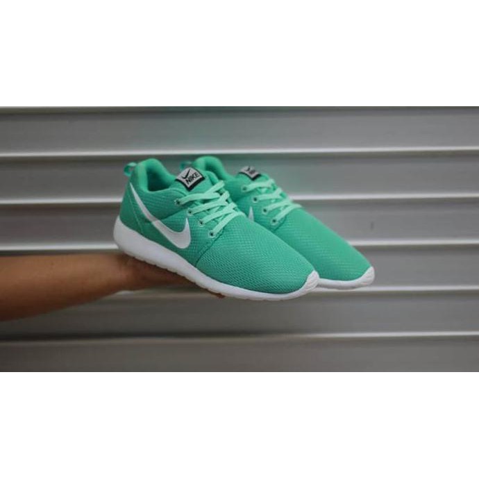 READY Nike Roshe Run High Quality size 36 - 43 sepatu wanita dan pria sports