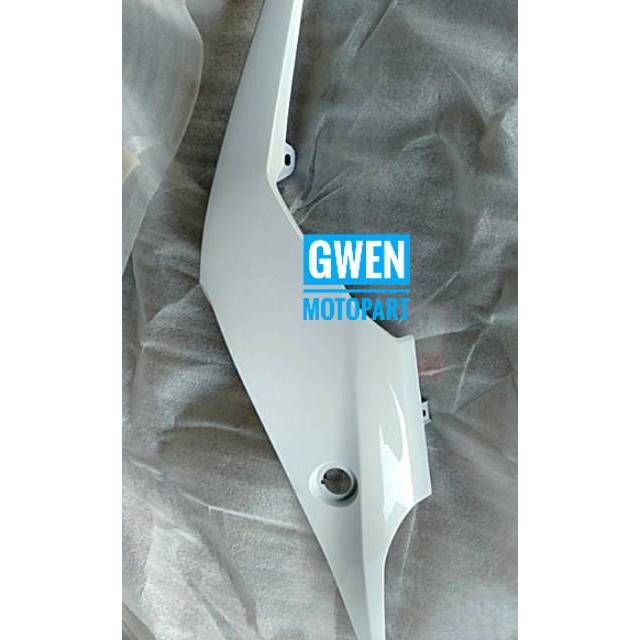 Cowl Rear Cover Body Samping Belakang CB150R CB 150R Led Streetfire K15M White Putih 83610K15600RSW 