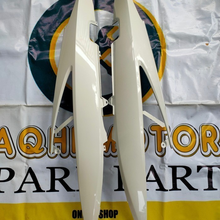 Cover body belakang vario 110 fi / body vario 110 fi led - putih