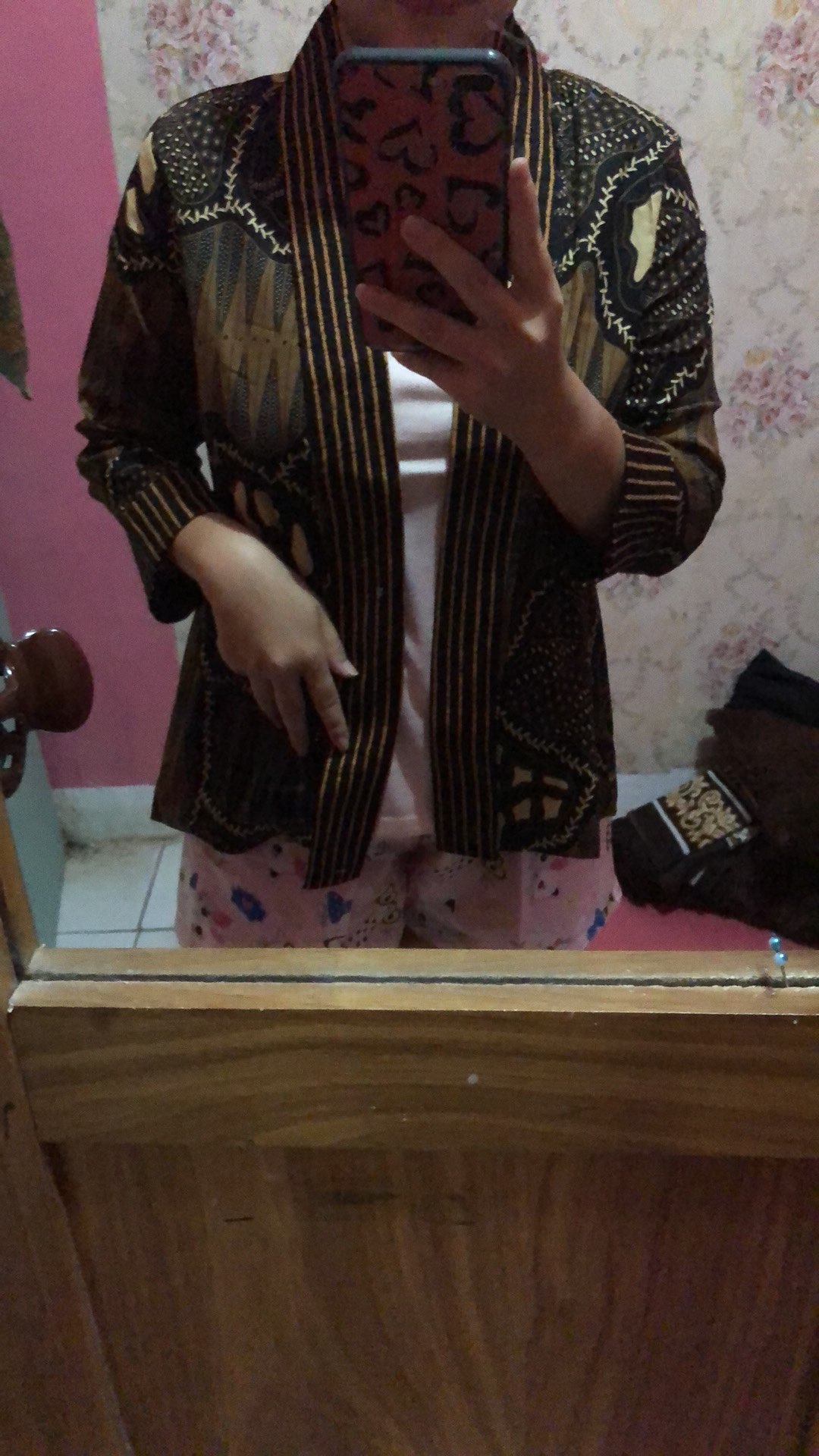 Leon Outer / Blazer Batik Wanita