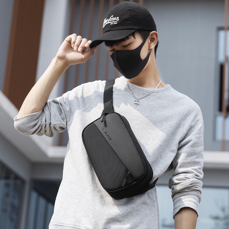 MR8112 Mark Ryden Tas Selempang Pria Crossbody Waist Sling Bag - Hitam