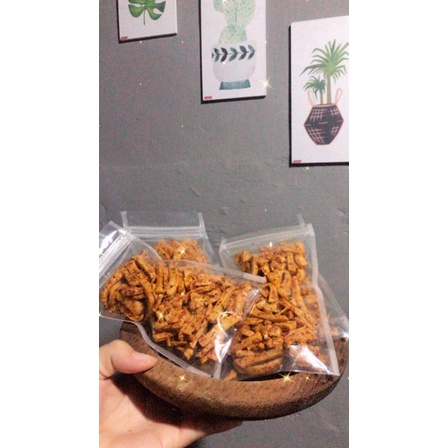 

KERIPIK BASRENG uhhhaa 60 grm (baso goreng pedas)