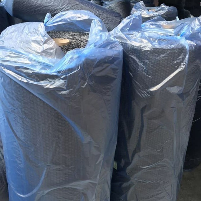 

BUBBLE WRAP roll hitam (50MX1,25M)
