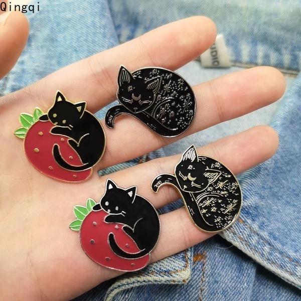 Bros Pin Enamel Bentuk Kartun Kucing Hugging Cat Untuk Pakaian