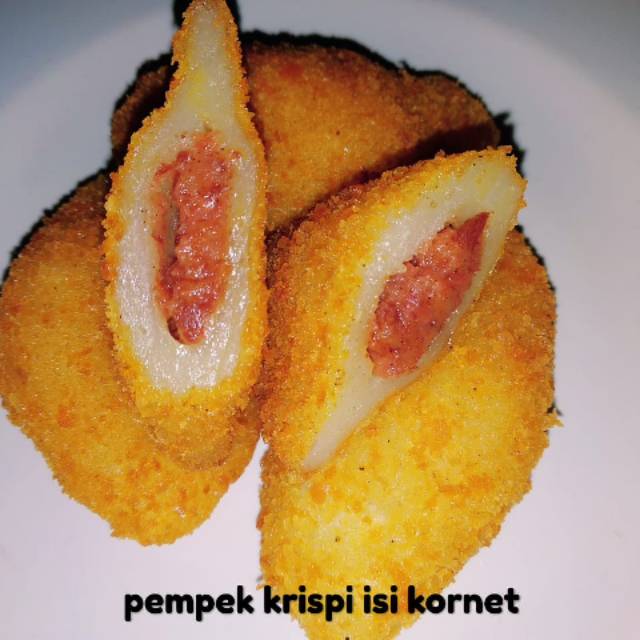 

Pempek krispi rasa tuna, keju melted, telur puyuh, kornet