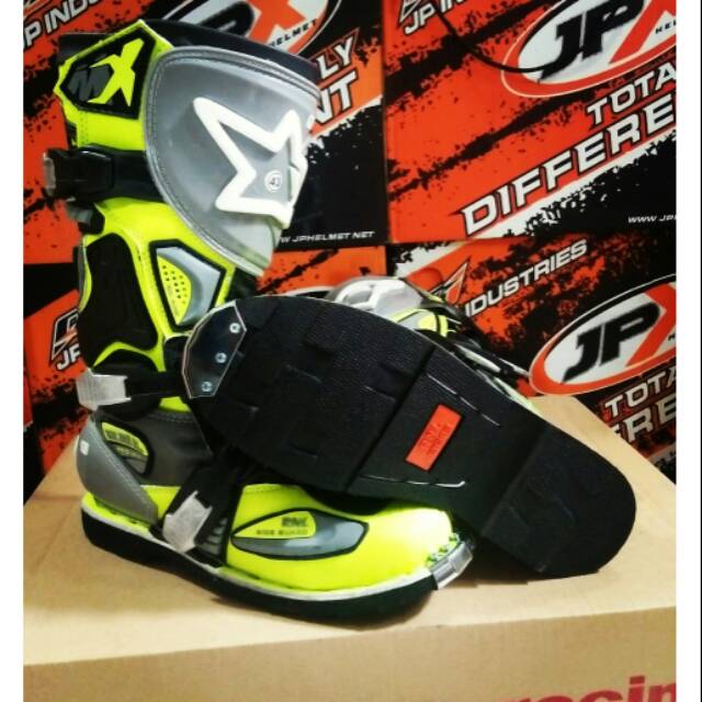 Sepatu cross trail RNL