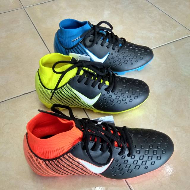PROMO Sepatu bola  tmax opus original