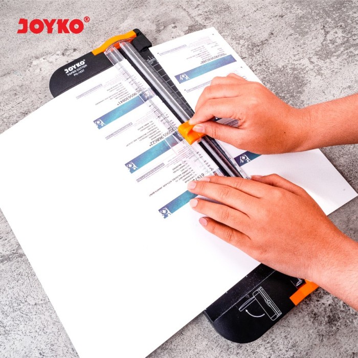 

Segera Miliki Paper Cutter Pemotong Kertas Joyko Pc-1637 A4 Hot Sale