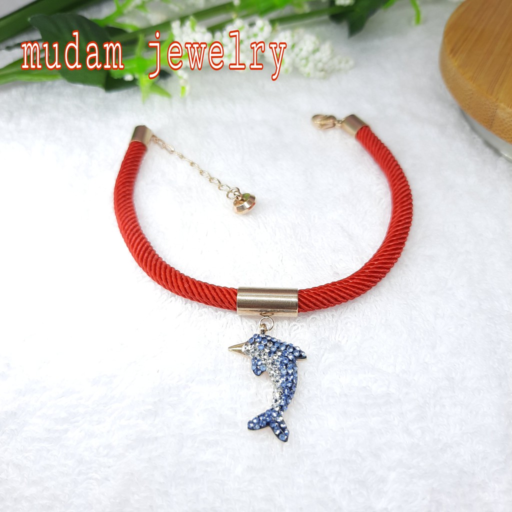 Gelang Tali Merah Dengan Kristal Dolphins