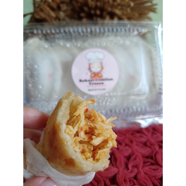

Cireng isi suwir ayam pedas/original