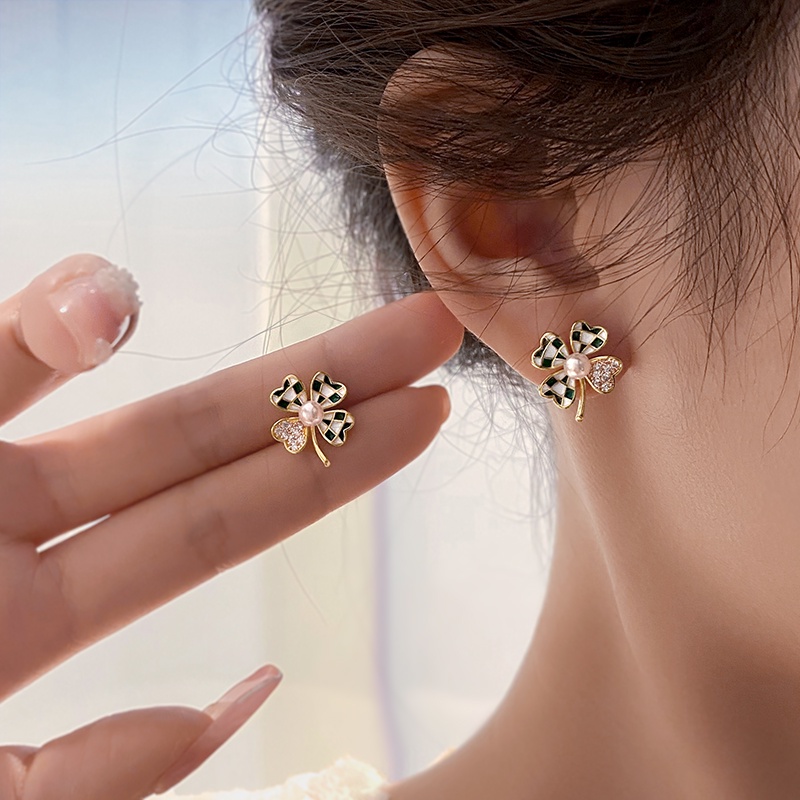 Anting-anting Daun Periksa Hitam Berlian Berkilau Aksesoris Telinga fashion Korea Wanita