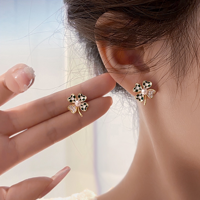 Anting-anting Daun Periksa Hitam Berlian Berkilau Aksesoris Telinga fashion Korea Wanita