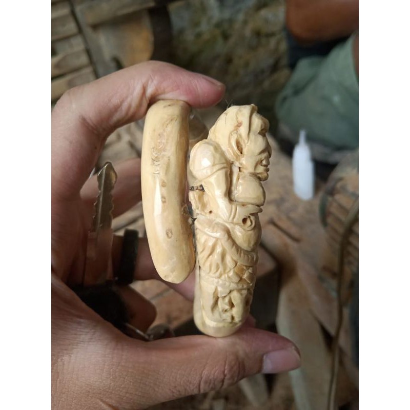 gelang akar Bahar putih ukir Mbah semar