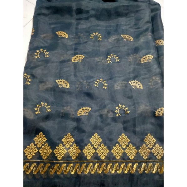 kain organza motif adat Bugis