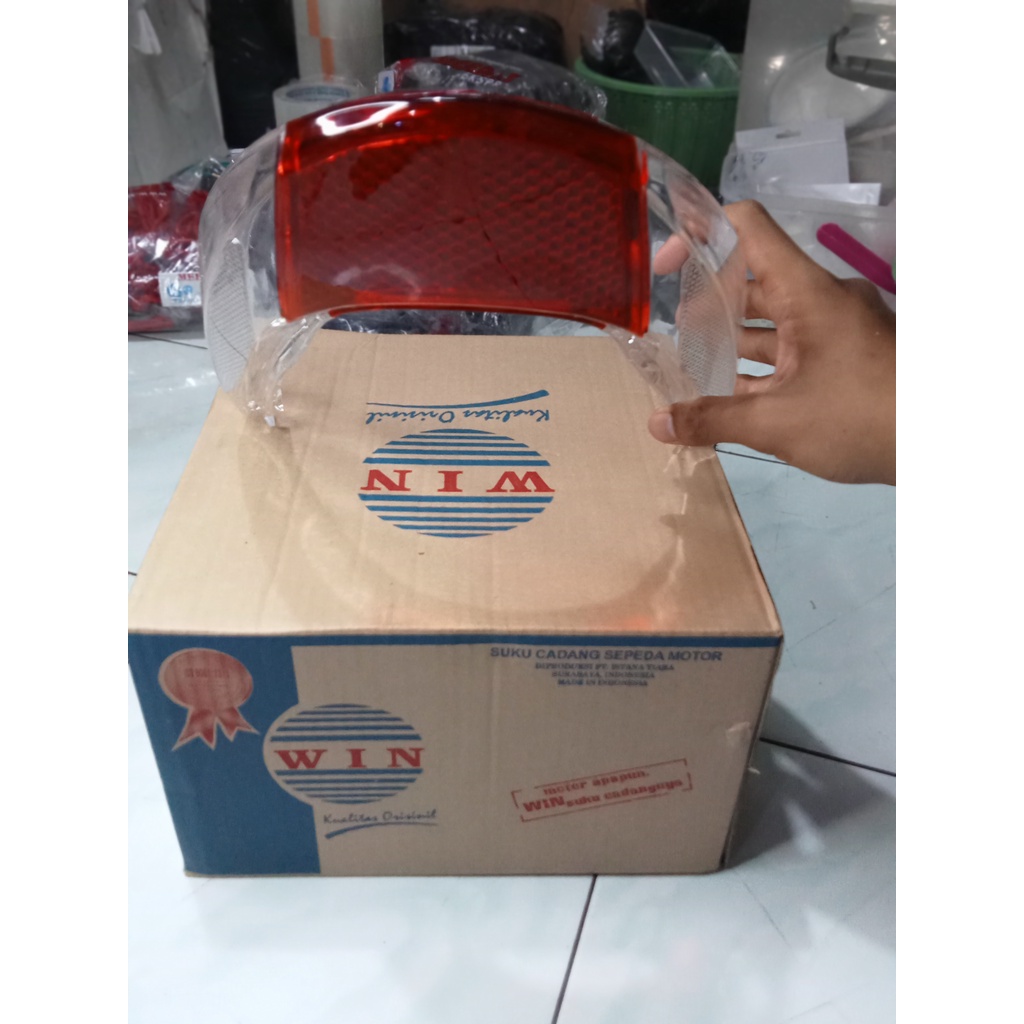 MIKA STOP MIKA LAMPU BELAKANG VARIO 110 KARBU