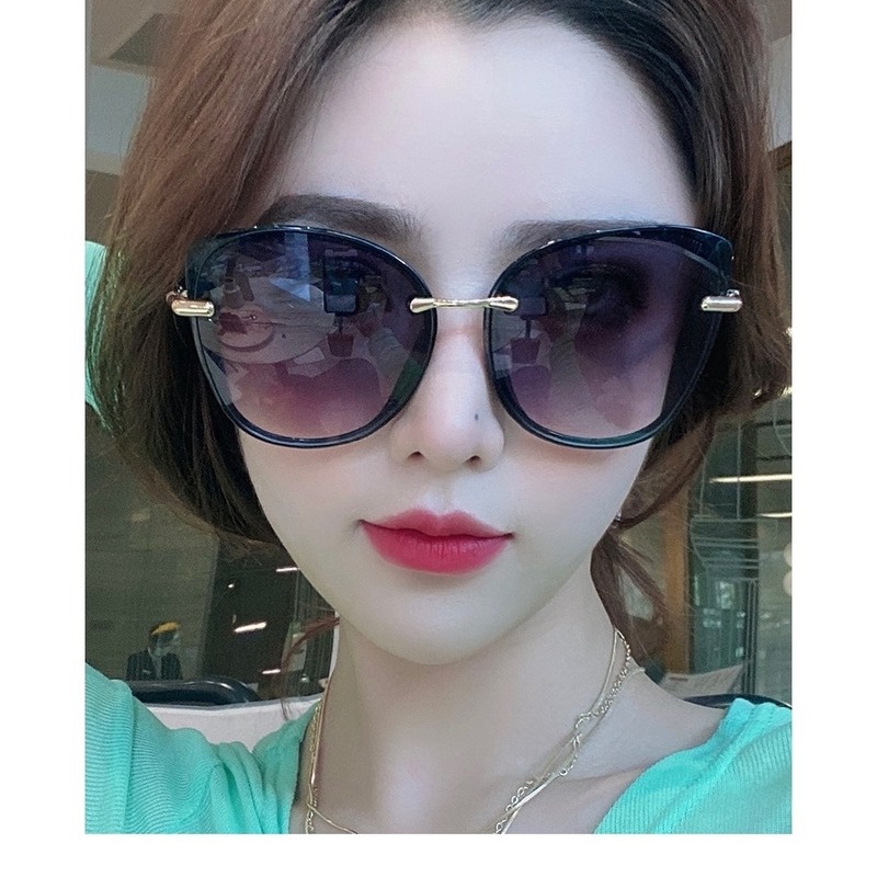 (YUZHU) Bayar di Tempat Kacamata Hitam Korean Gaya Wanita Vintage Style Kacamata Hitam Mata Kucing Korean Wanita Sunglasses