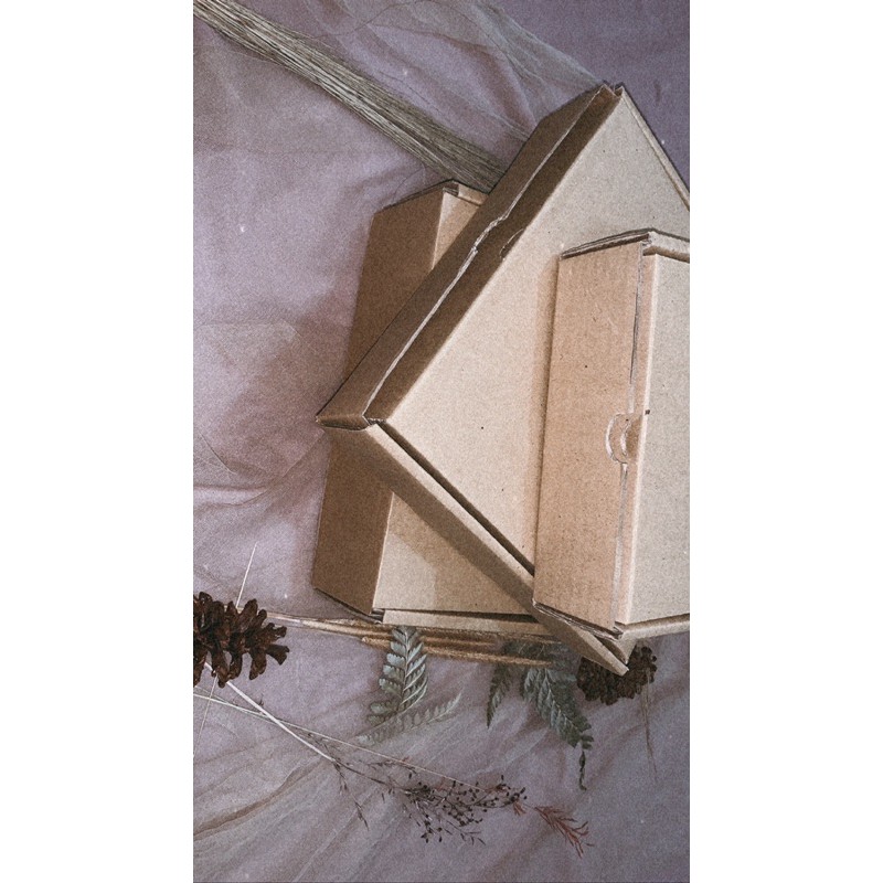 

BOX HAMPERS/BOX COKLAT/BOX HITAM/ DIE CUT